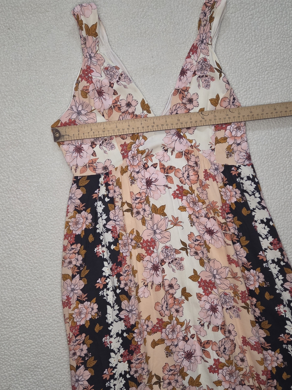 Floral Maxi Dress Cream and Pink By Crimson Size Medium With Festive Boho Feel - Picture 8 of 9
